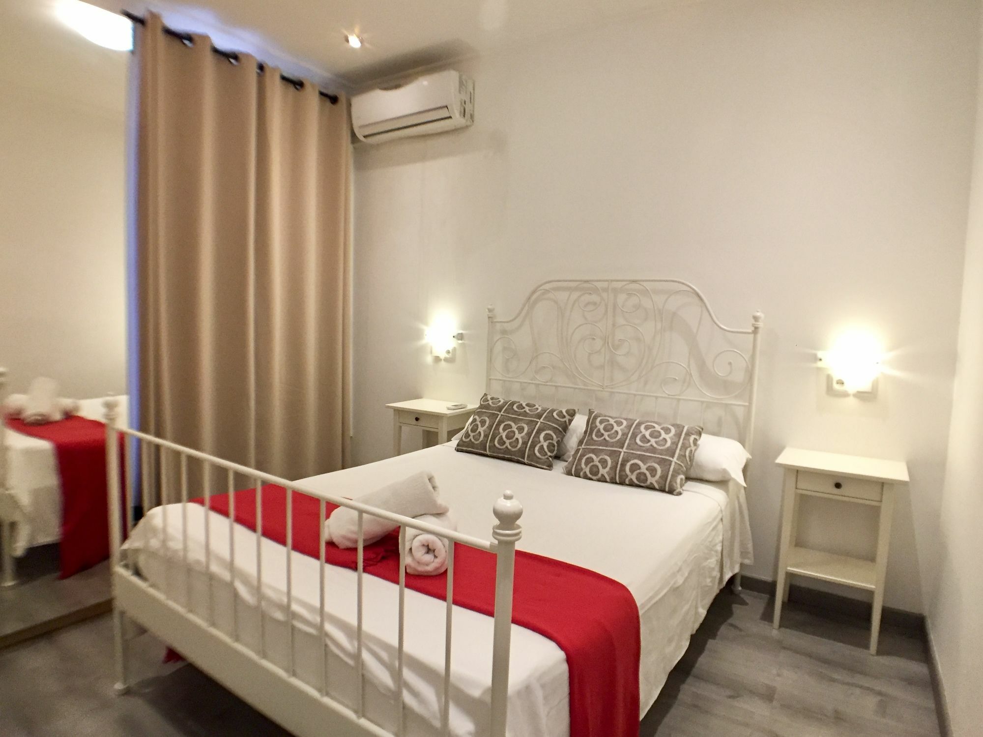 Charm Sagrada Familia Apartman Barcelona Kültér fotó